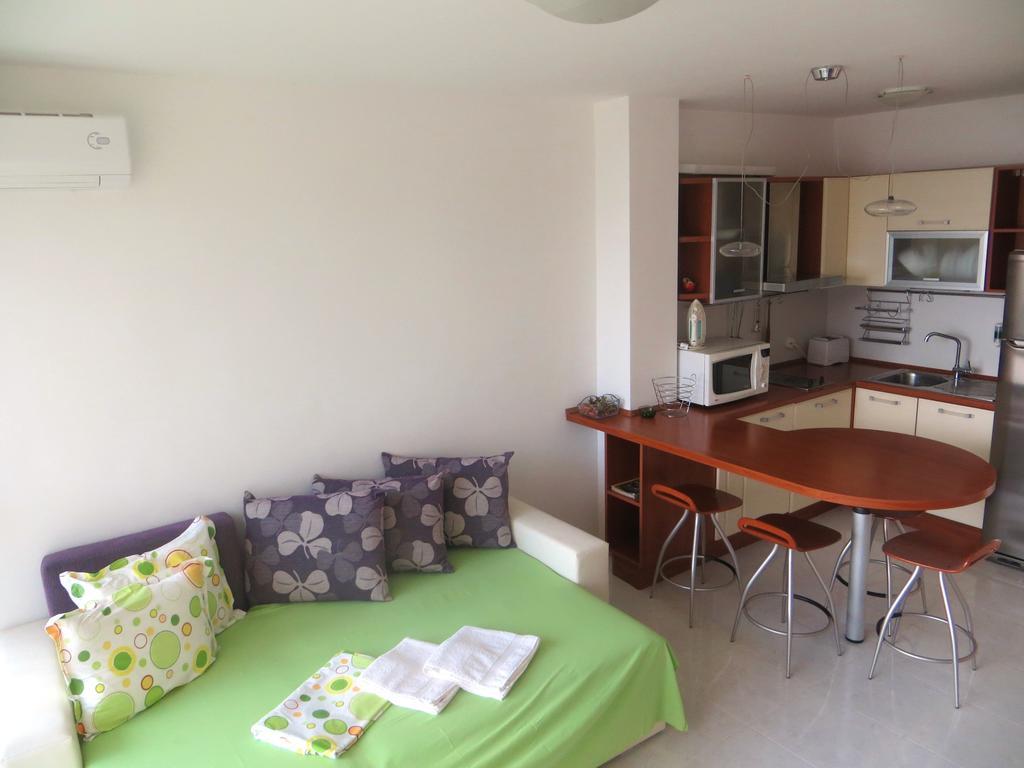 Holiday Apartment In Riviera Complex Sveti Vlas Esterno foto